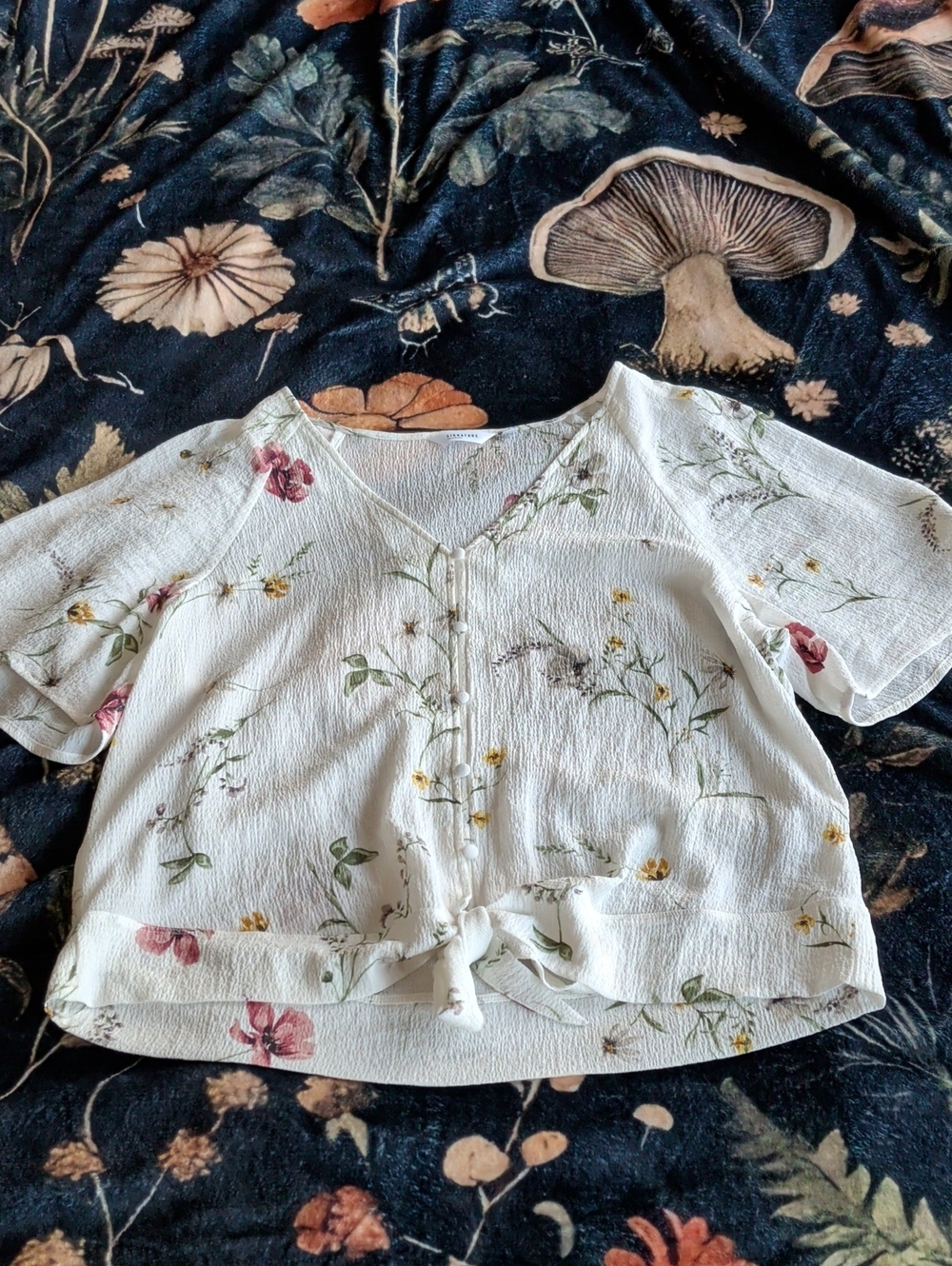 ​✨ Signature Floral Crinkle Gauze Tie-Front Blouse - Small Petite (Fits Larger)